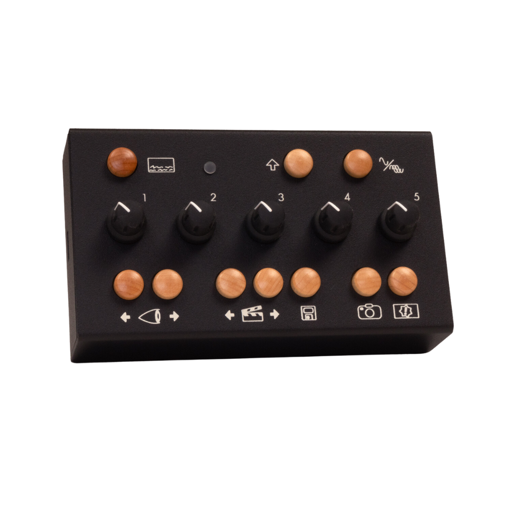 EYESY 影像合成器